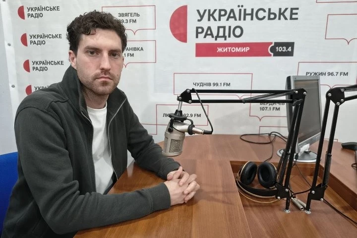 Замість пустиря — граніт і зелень: як грантові кошти та волонтери змінили локацію у середмісті Житомира