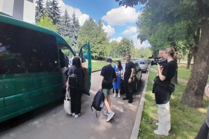 Німецькі канікули для дітей Героїв: підлітки з Житомирщини вирушили до Берліна