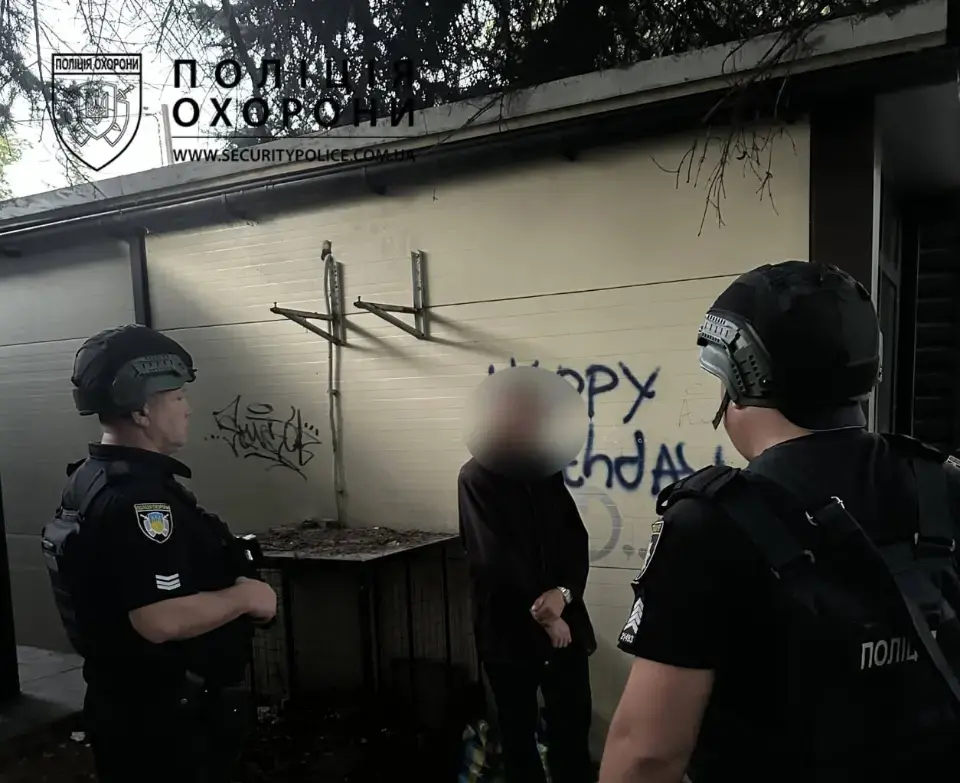 Нічний злом крамниці у Житомирі: поліція охорони затримала підозрюваного з Київщини