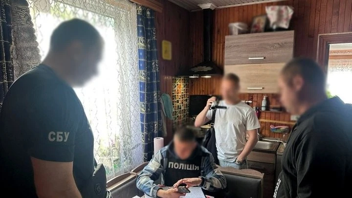 Махінації з цінним каменем: на Житомирщині викрили посадовця держпідприємства