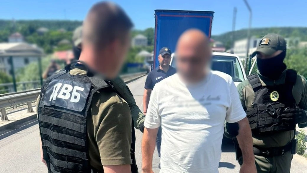 З Молдови до Житомира: екстрадовано постачальника спирту для підпільного бізнесу