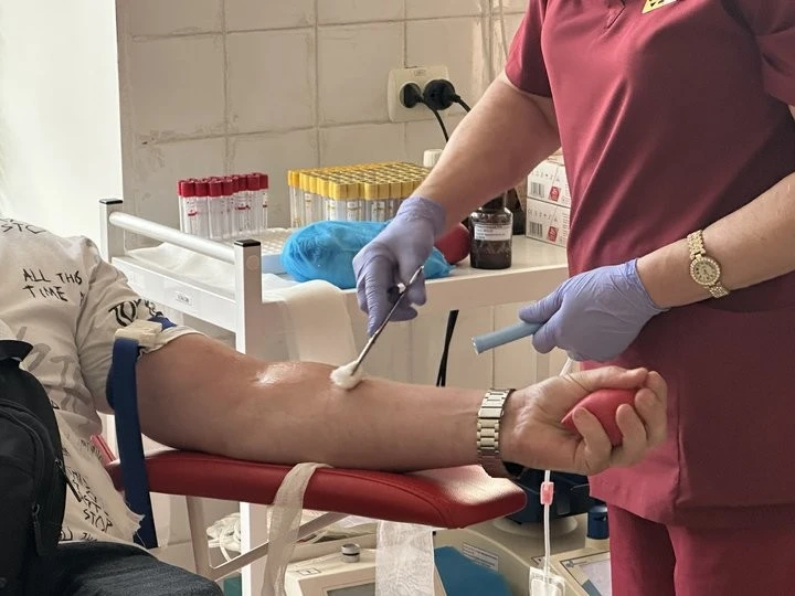 Нестача донорів у Житомирі: медзаклади та ЗСУ потребують поповнення банку крові