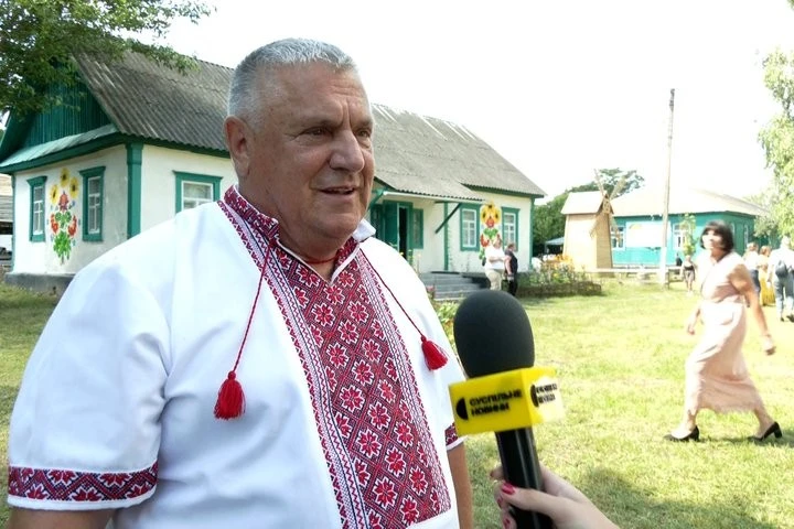 Справжнє кохання та давні обряди: як на етнофестивалі у Покришеві відтворили автентичне весілля